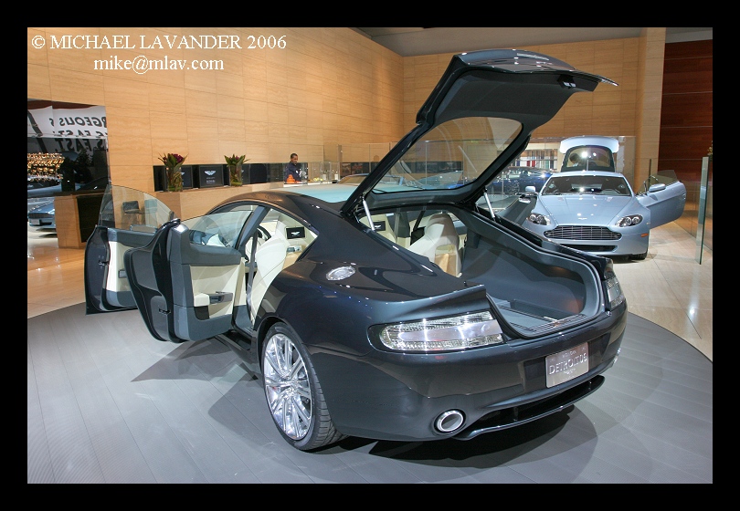 Aston Martin i