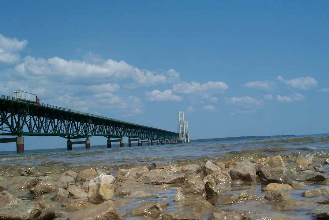 MackinacCity2